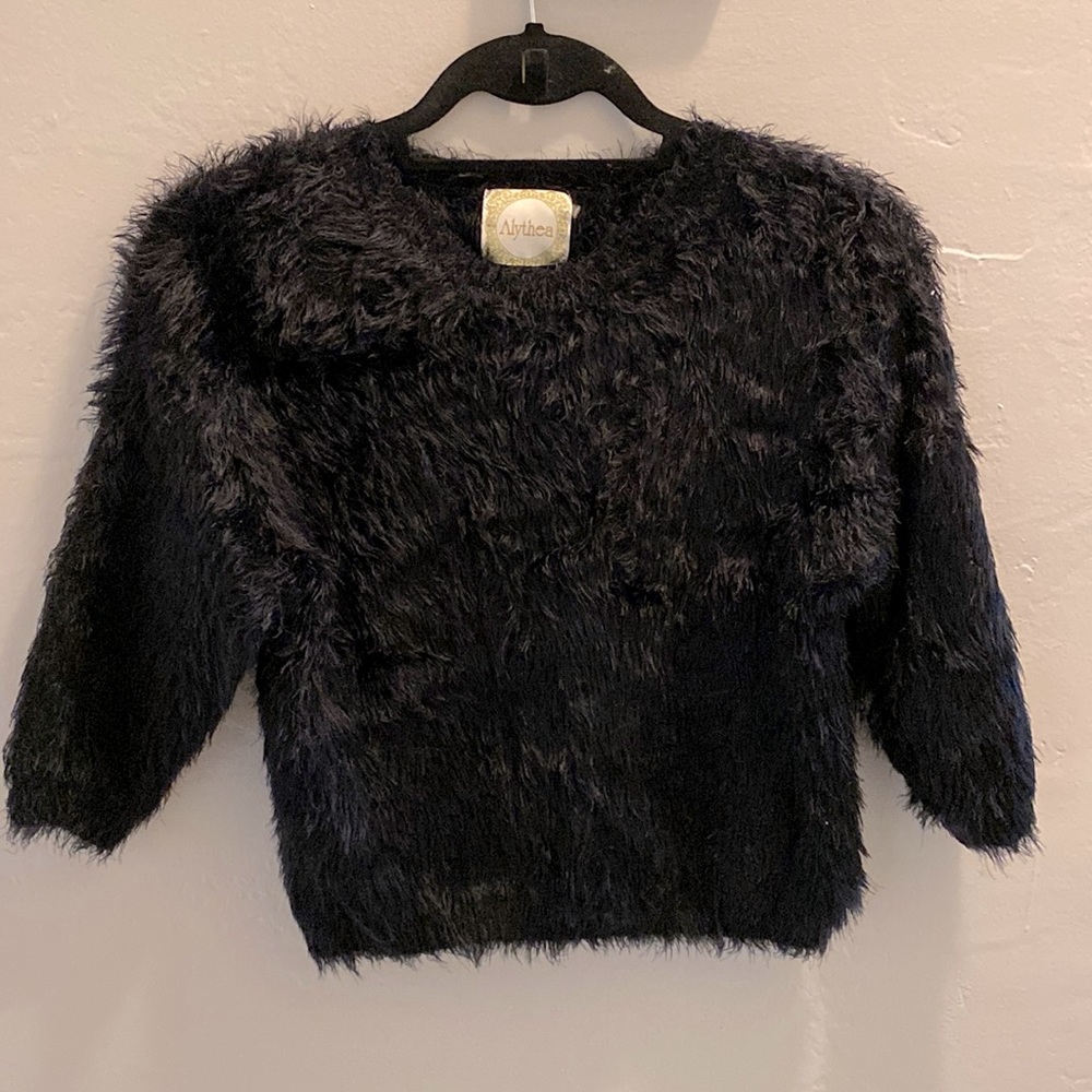 Sweater/shirt tags still on size S